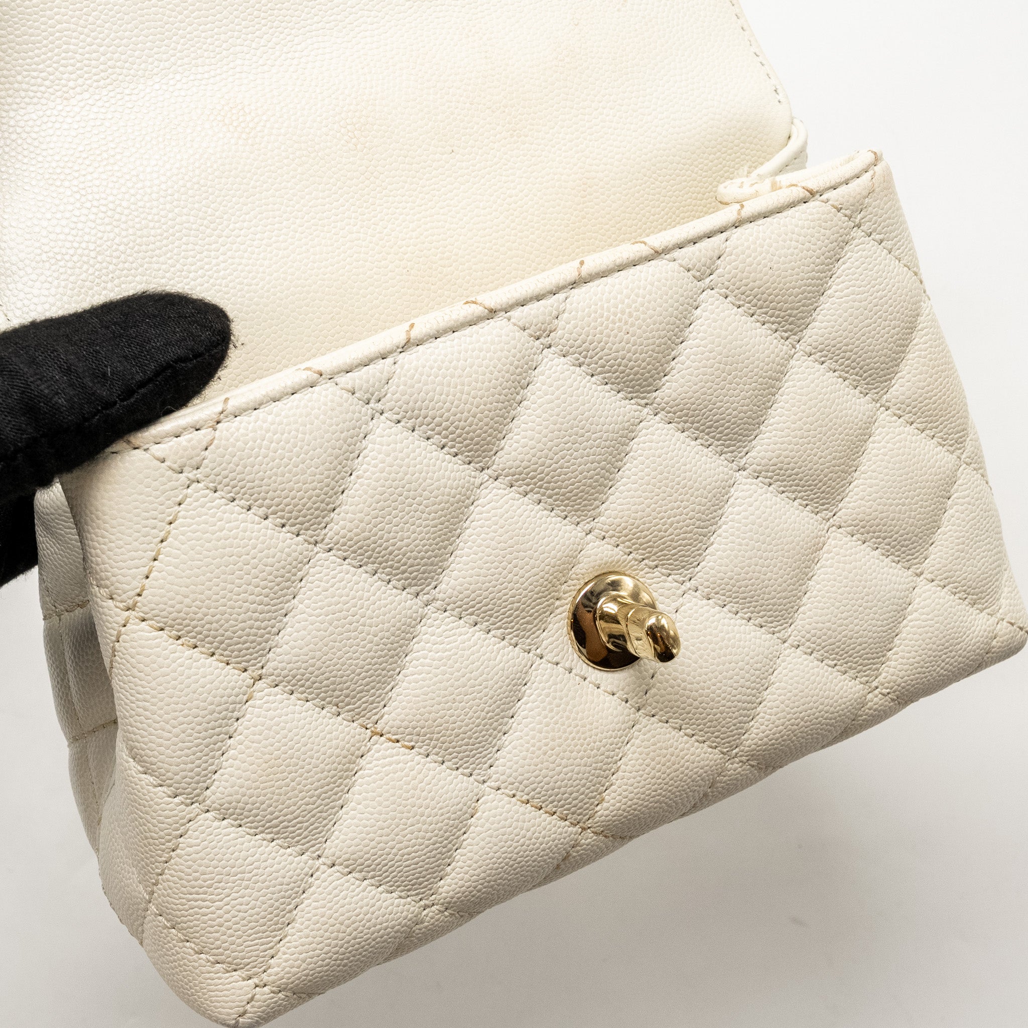 CHANEL MINI COCO HANDLE CAVIAR WHITE LGHW (MICROCHIP)