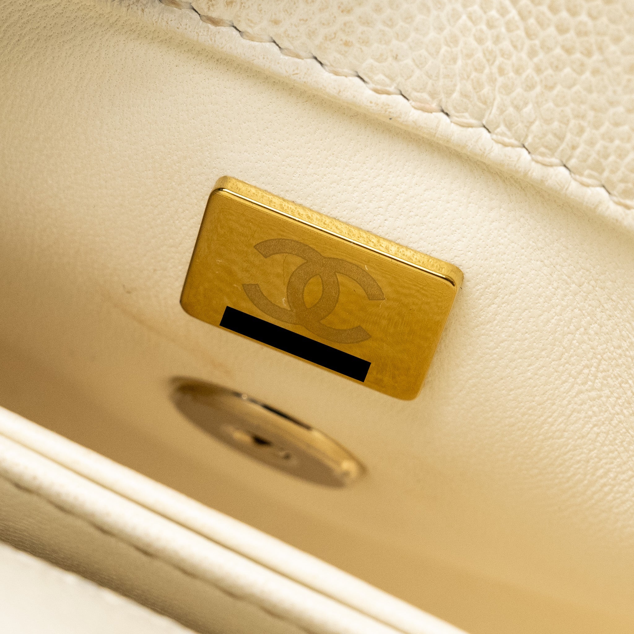 CHANEL MINI COCO HANDLE CAVIAR WHITE LGHW (MICROCHIP)
