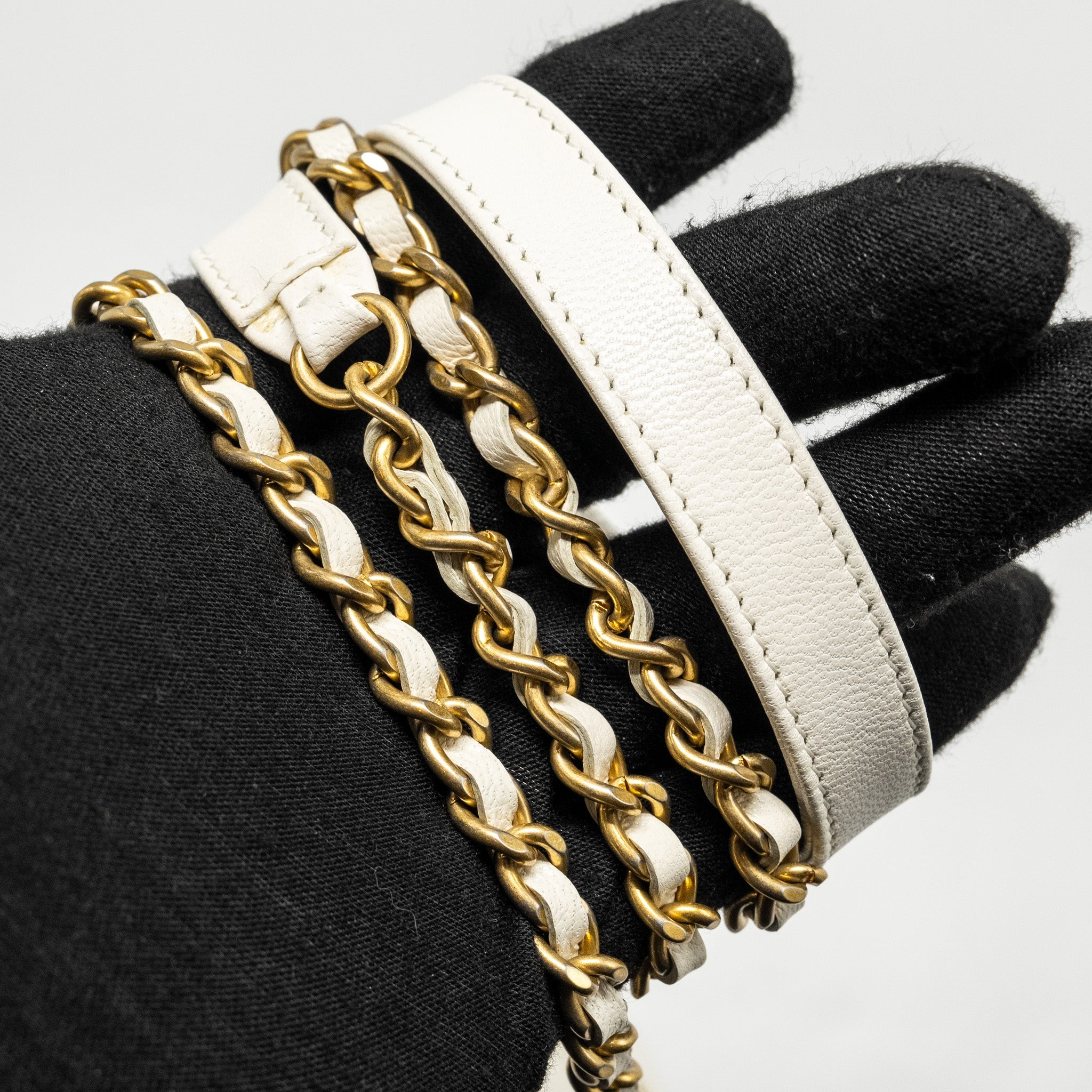 CHANEL MINI VANITY CLUTCH WITH CHAIN LAMBSKIN WHITE GHW