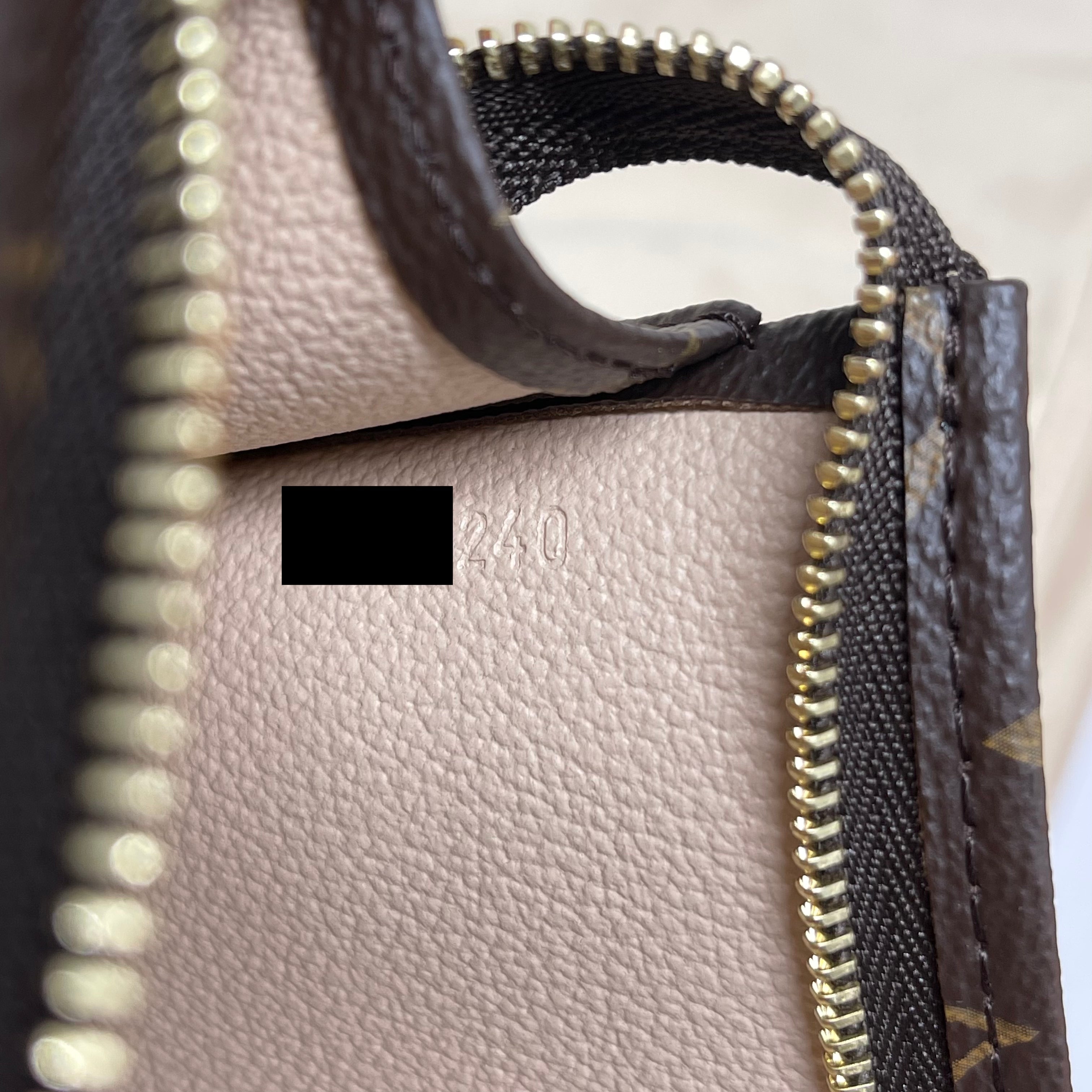 LOUIS VUITTON TOILETRY POCHETTE 26 MONOGRAM CANVAS YEAR2020