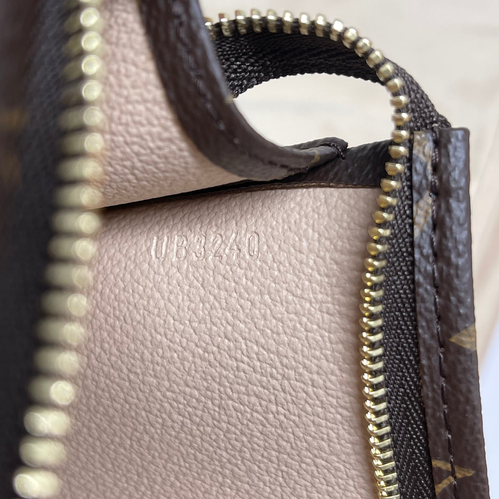 LOUIS VUITTON TOILETRY POCHETTE 26 MONOGRAM CANVAS