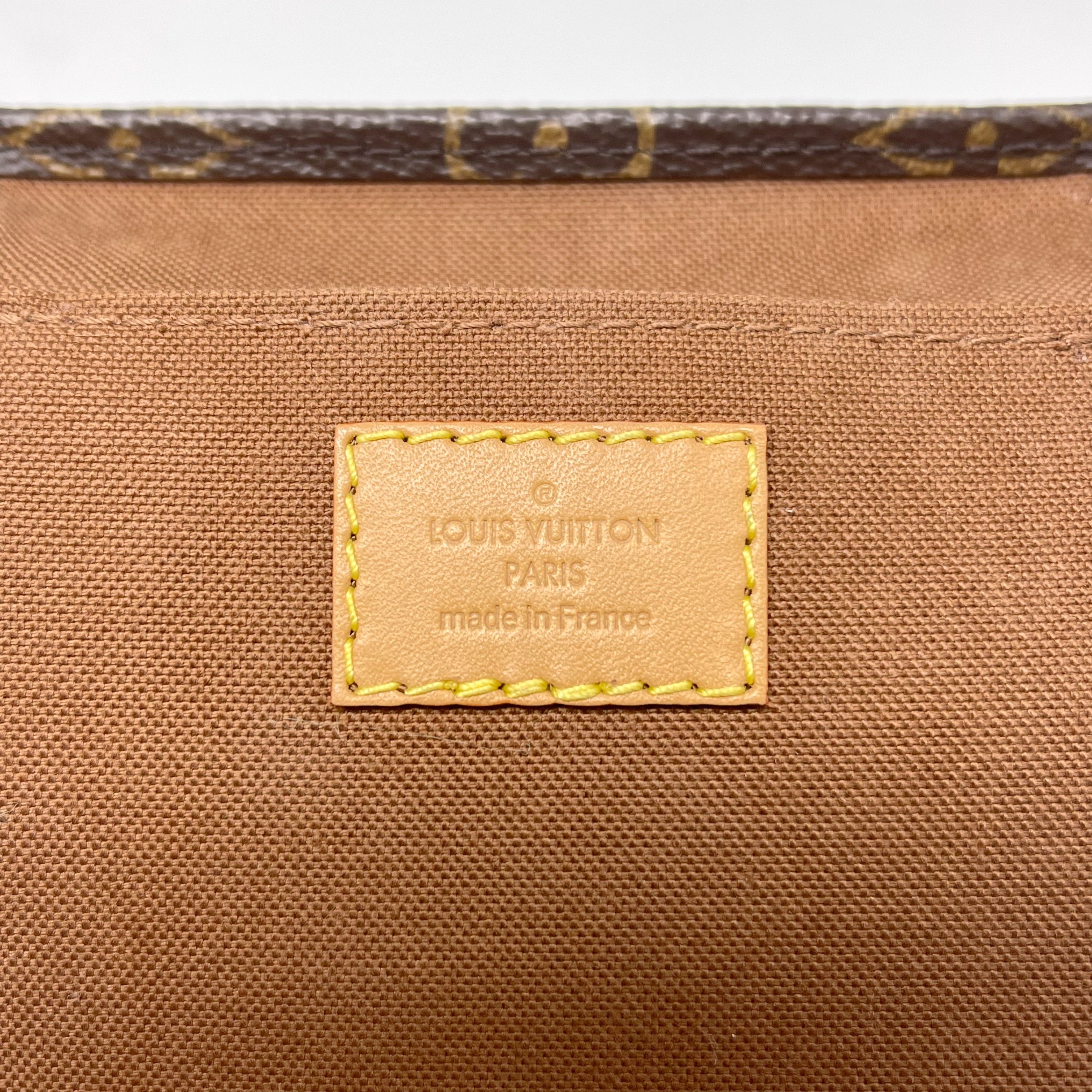 LOUIS VUITTON PETIT SAC PLAT MONOGRAM