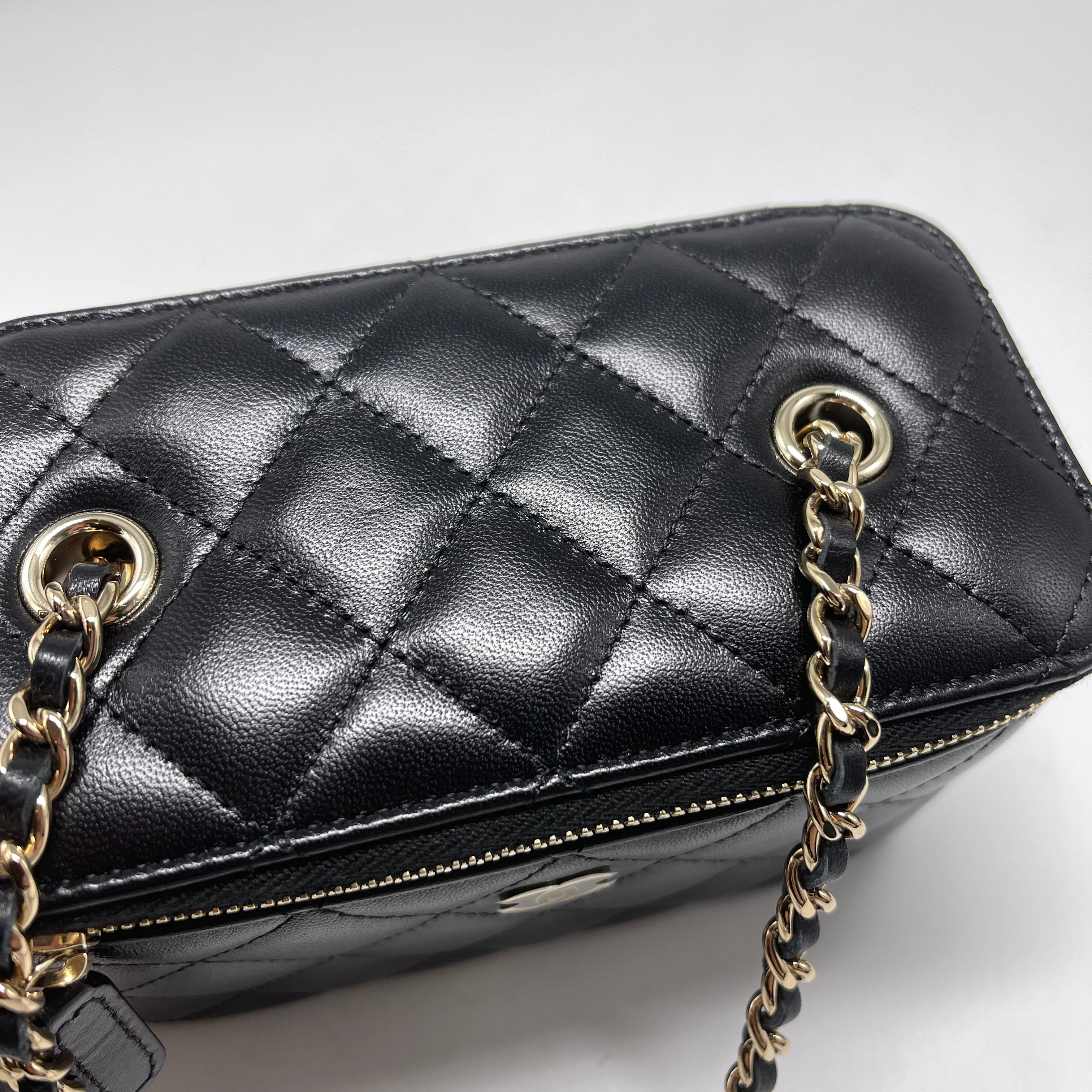 CHANEL LONG VANITY WITH CHAIN LAMBSKIN BLACK LGHW