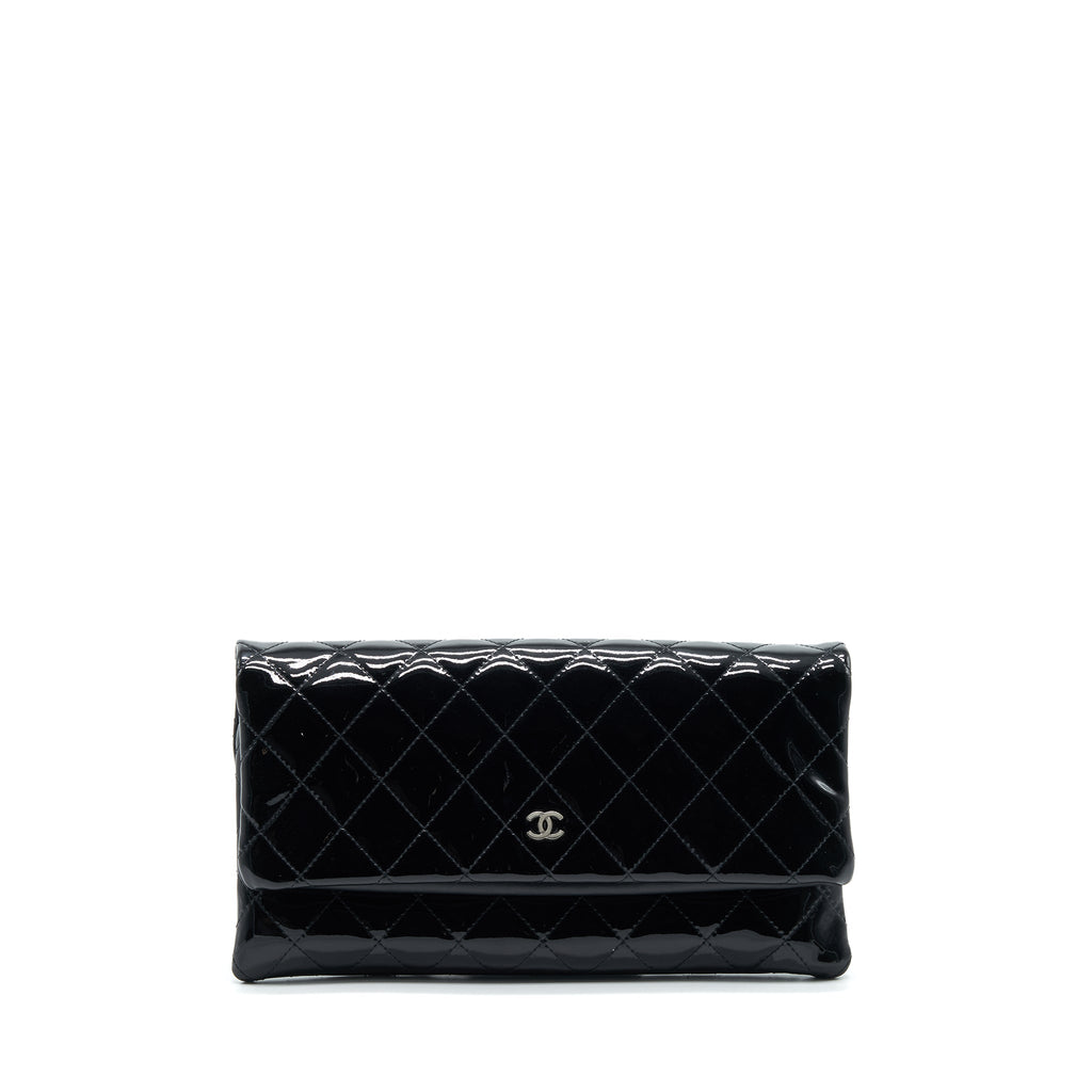 CHANEL FOLD OVER CLUTCH PATENT LEATHER BLACK SHW