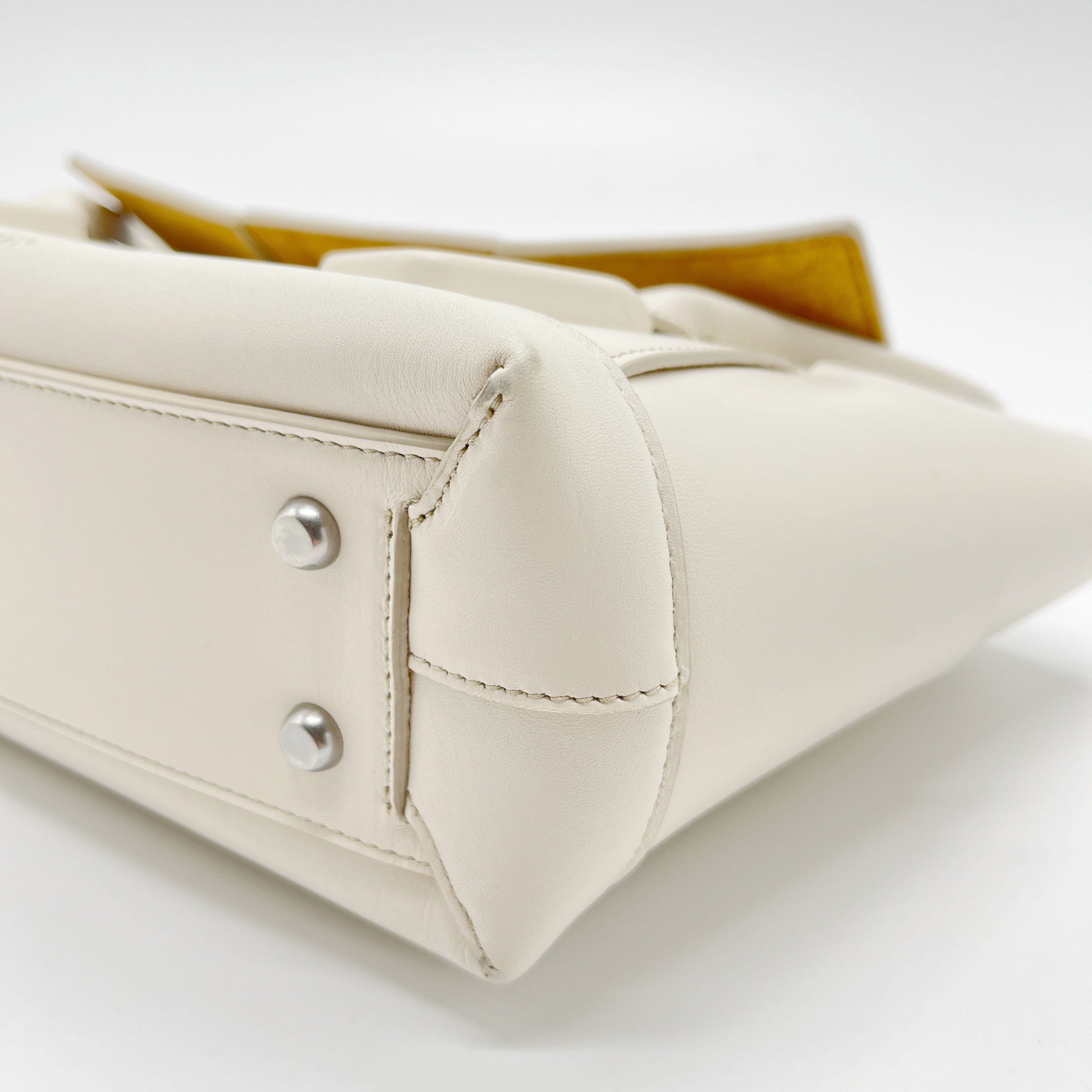 BOTTEGA VENETA ARCO BAG CALFSKIN WHITE SHW